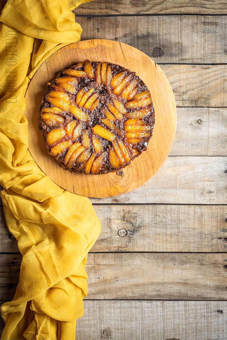 Tarta Bizcocho Tatín de Pera. El Dulce Objetivo. Blog dedicado a la repostería y los dulces.